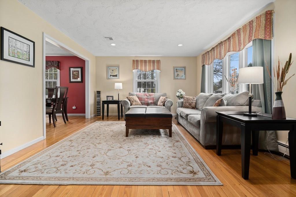 63 Ledgewood Road Framingham, MA 01701 - Photo 4 of 42 Gallery Image 4
