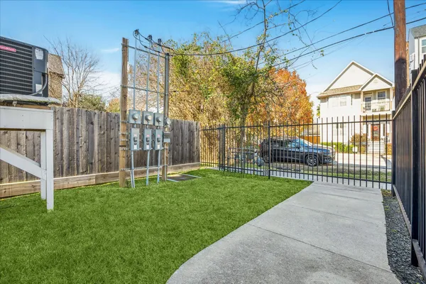$519,000 | 1408 West 21st Street, Unit C, Houston, TX 77008