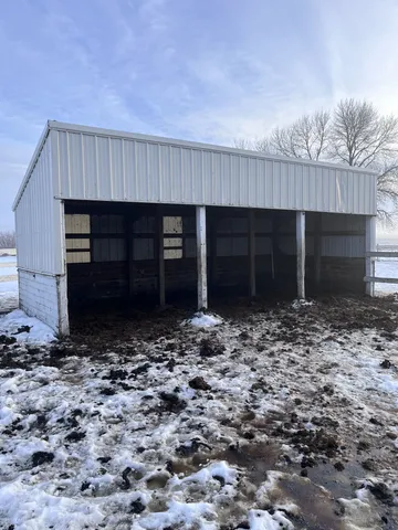 $385,000 | 21510 430th Avenue, Morris, MN 56267