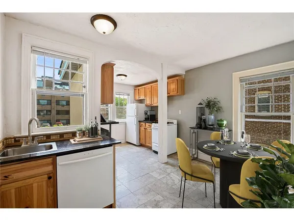 $1,295 | 1913 Emerson Avenue South, Unit 103, Minneapolis, MN 55403