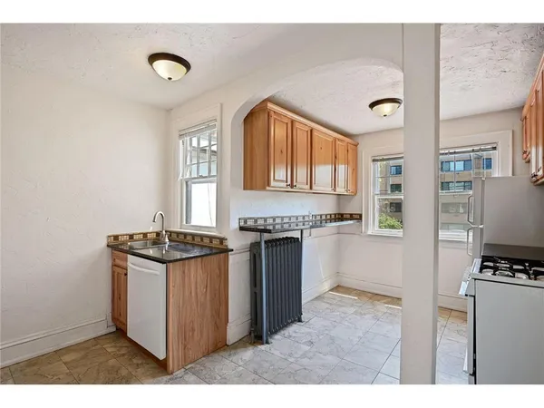 $1,295 | 1913 Emerson Avenue South, Unit 103, Minneapolis, MN 55403