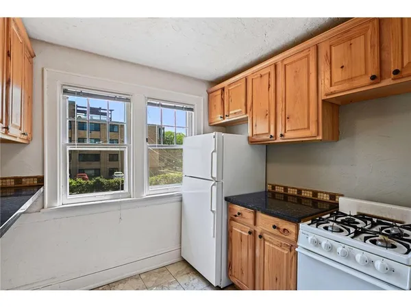 $1,295 | 1913 Emerson Avenue South, Unit 103, Minneapolis, MN 55403