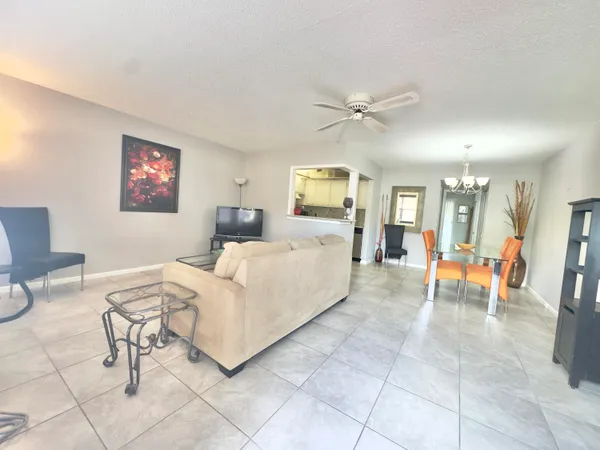$1,700 | 3 Ventnor Drive, Deerfield Beach, FL 33442