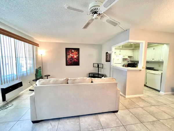 $1,700 | 3 Ventnor Drive, Deerfield Beach, FL 33442
