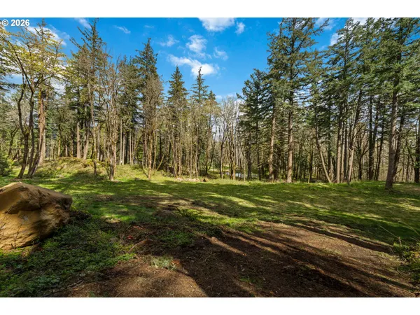 $699,000 | 445 Country Club Road, Hood River, OR 97031