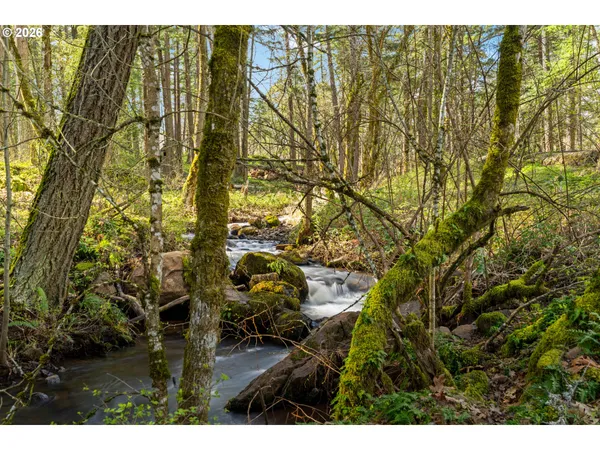 $699,000 | 445 Country Club Road, Hood River, OR 97031