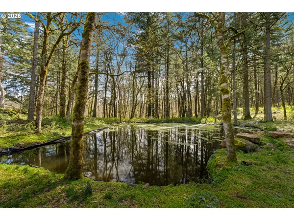 $699,000 | 445 Country Club Road, Hood River, OR 97031