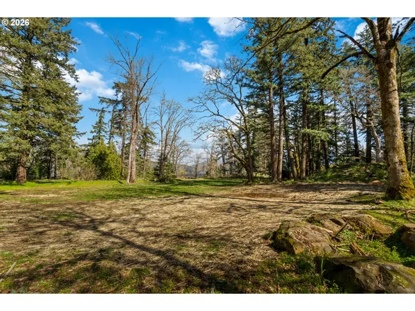 $699,000 | 445 Country Club Road, Hood River, OR 97031