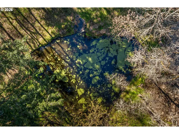 $699,000 | 445 Country Club Road, Hood River, OR 97031