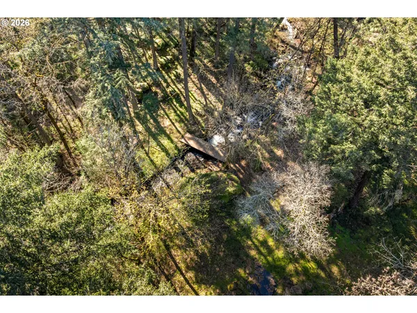 $699,000 | 445 Country Club Road, Hood River, OR 97031