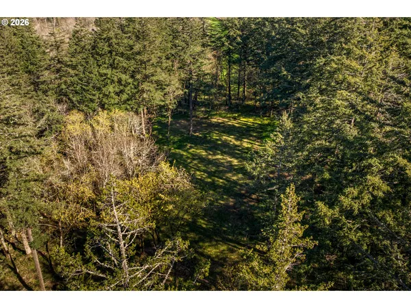 $699,000 | 445 Country Club Road, Hood River, OR 97031