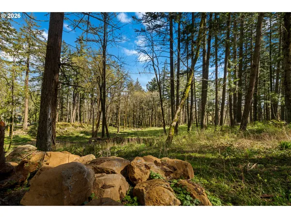 $699,000 | 445 Country Club Road, Hood River, OR 97031