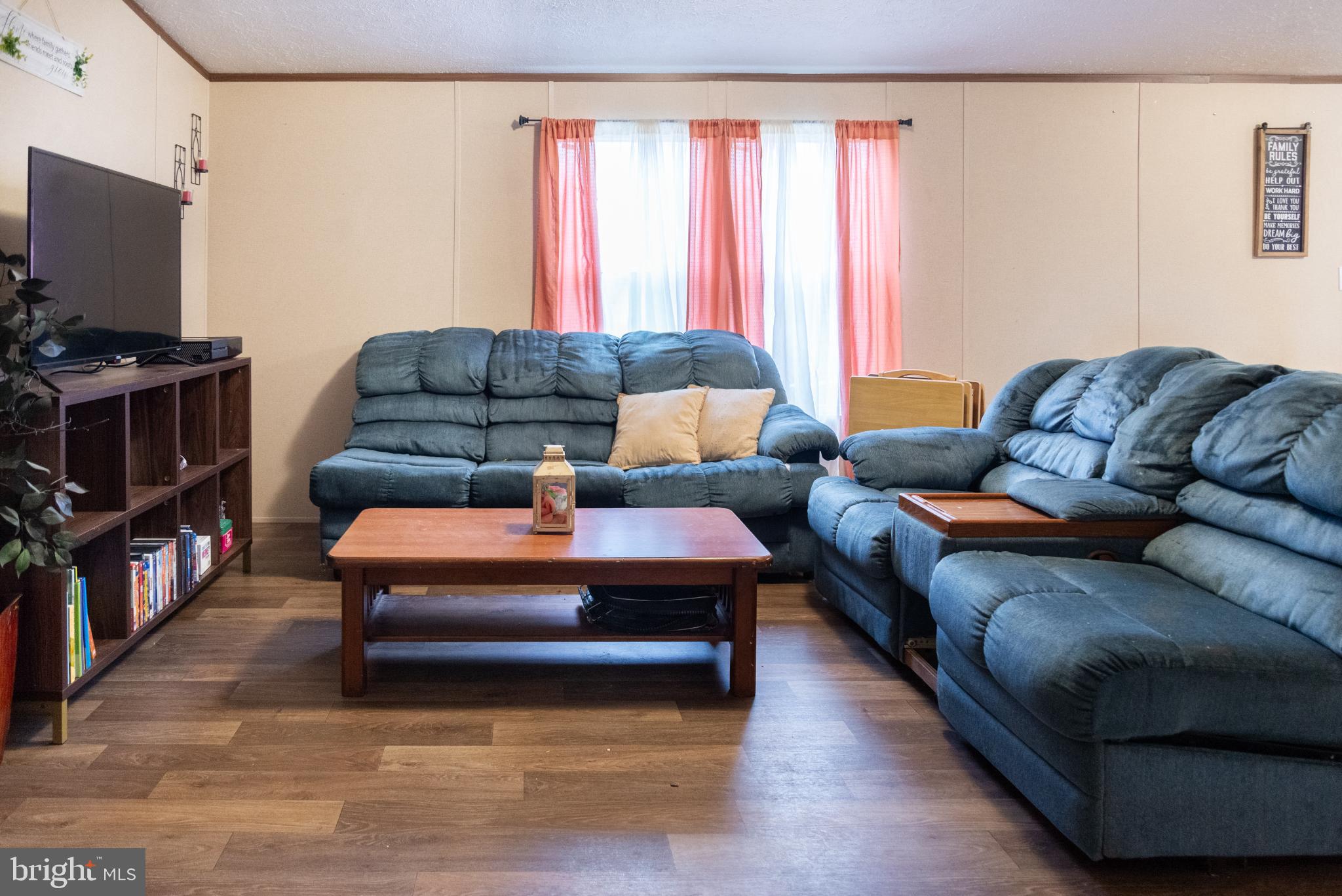 278 Rising Sun Road Mineral, VA 23117 - Photo 3 of 14 Separate living room too