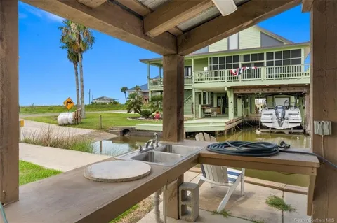 $399,900 | 103 Sandpiper Lane, Lake Charles, LA 70607