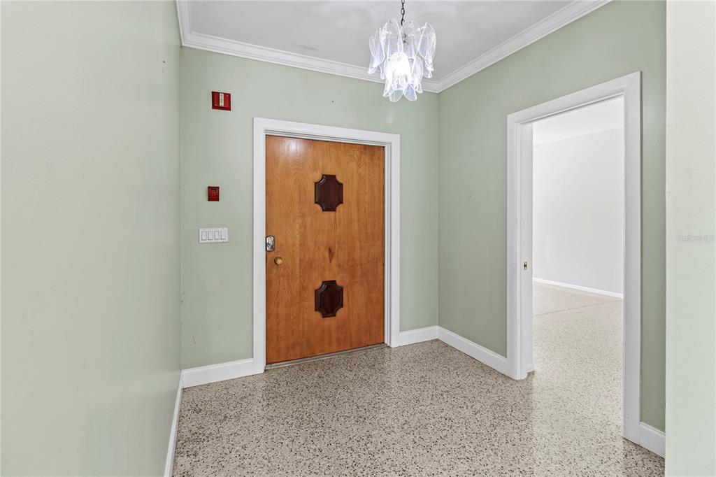 2605 Desoto Road Sarasota, FL 34243 - Photo 5 of 27