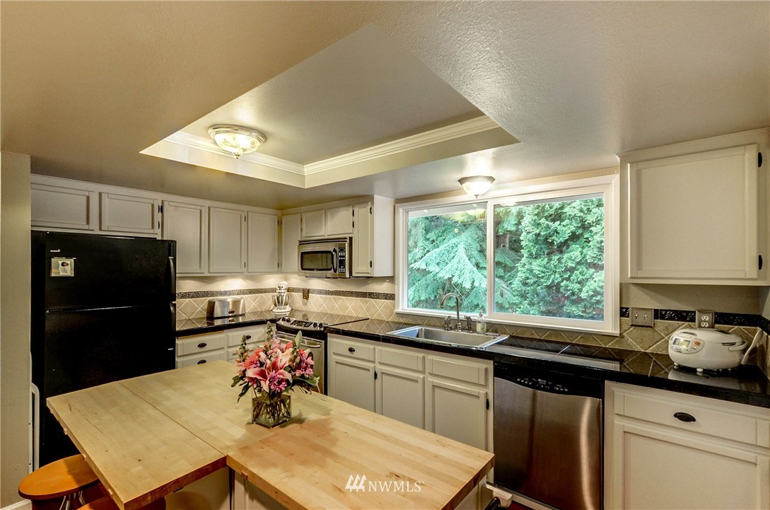 10420 Northeast 201st Street Bothell, WA 98011 - Photo 12 of 25