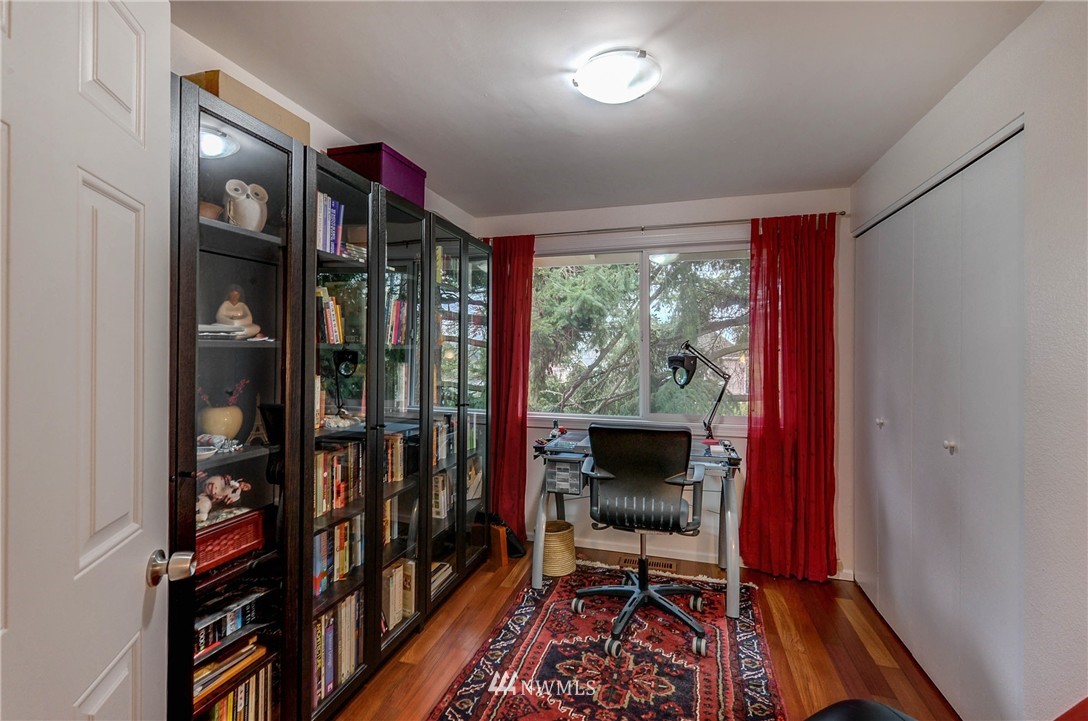 10420 Northeast 201st Street Bothell, WA 98011 - Photo 13 of 25