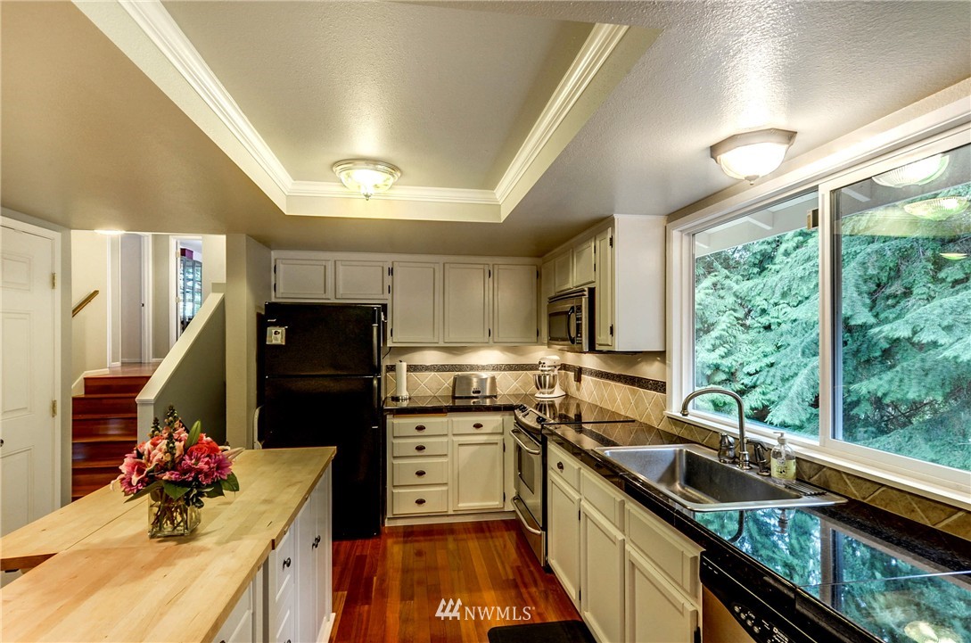 10420 Northeast 201st Street Bothell, WA 98011 - Photo 10 of 25