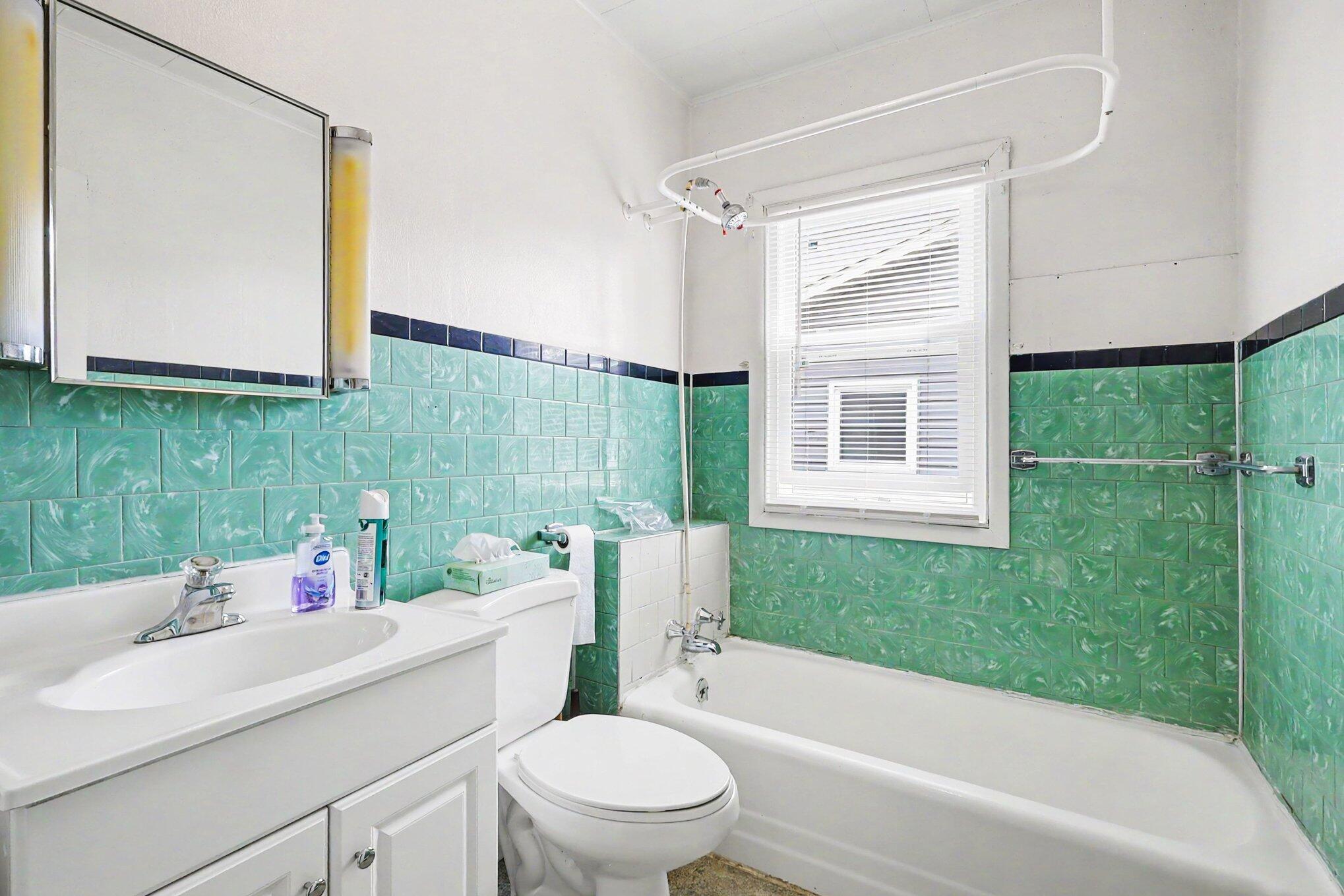 713 East Spring Street Whitehall, MI 49461 - Photo 11 of 25 015_file_8184