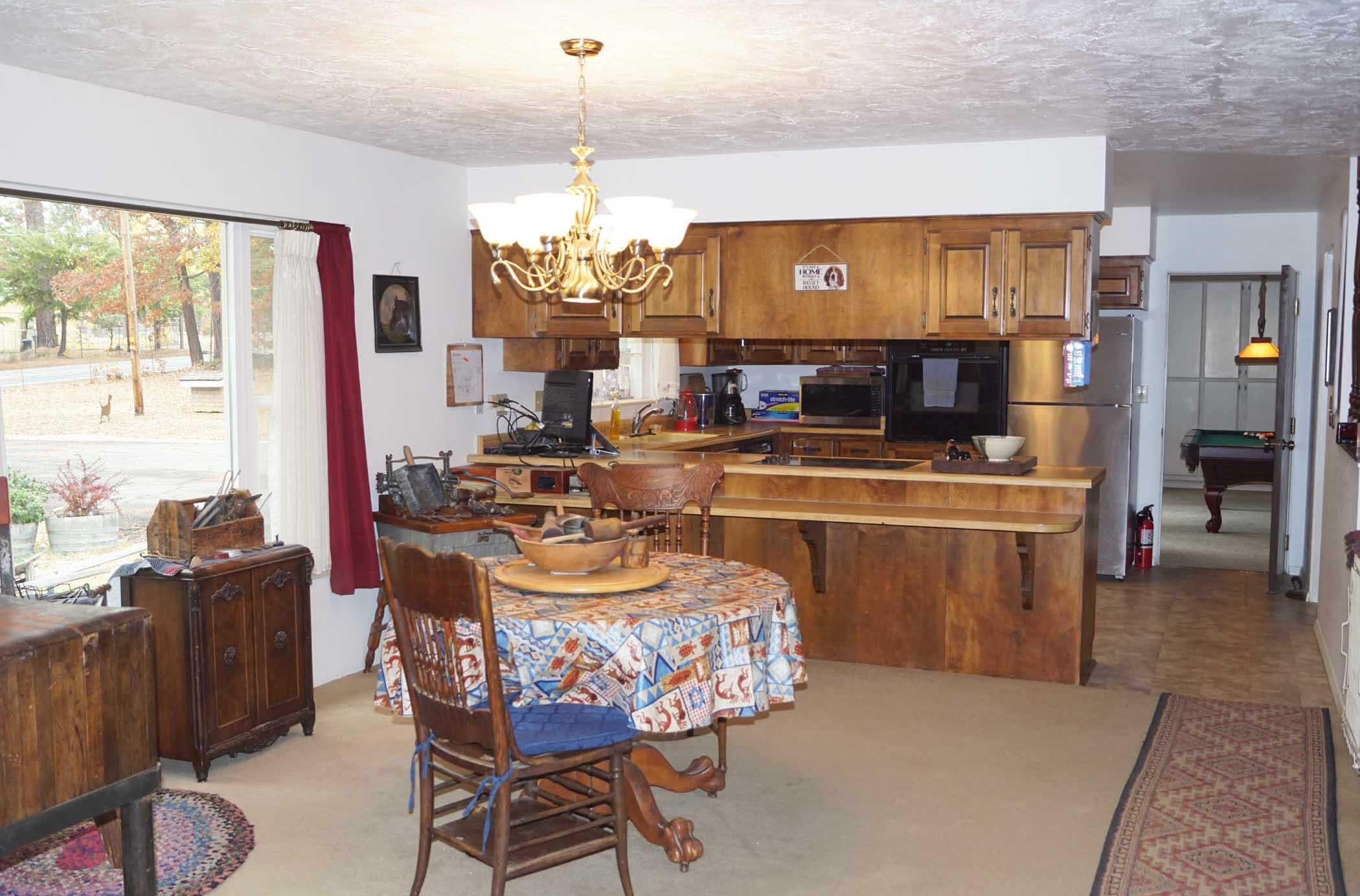 553 Soldier Creek Road Grants Pass, OR 97526 - Photo 27 of 41 27 DINING & KITCHEN