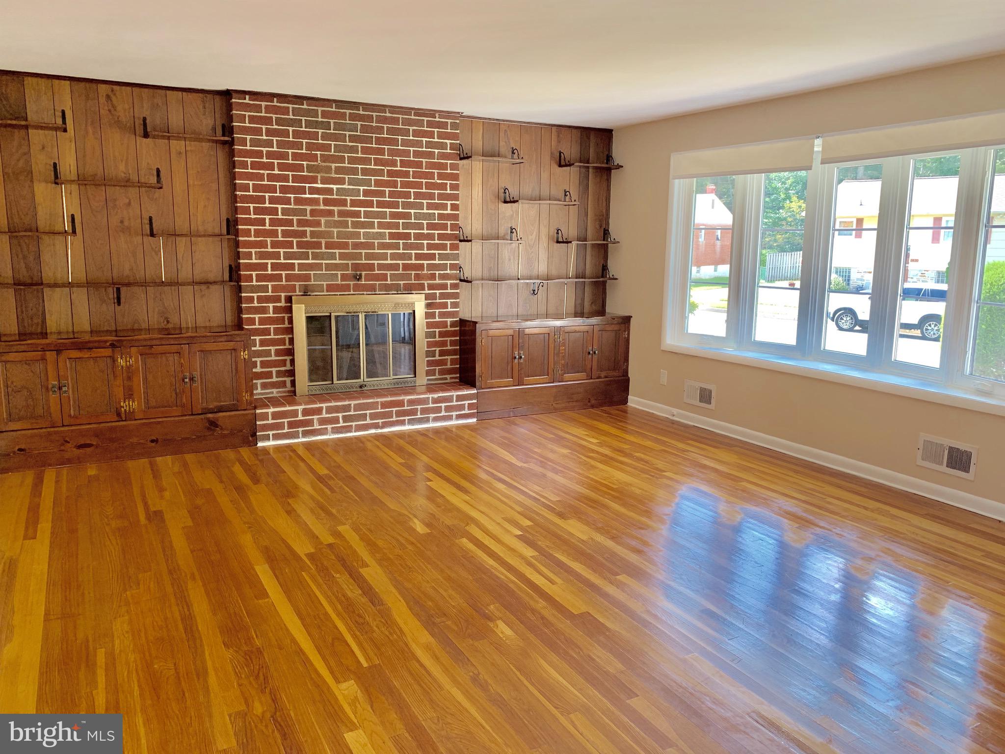 3819 Collier Road Randallstown, MD 21133 - Photo 6 of 41 Living Room