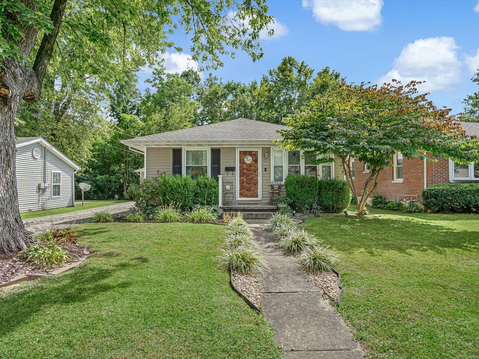 1018 Villa Ridge Way Collinsville, IL 62234 - Photo 3 of 28 Gallery Image 3