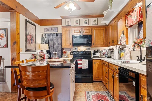 $1,100,000 | 1670-1694 Church Street, Appomattox, VA 24522