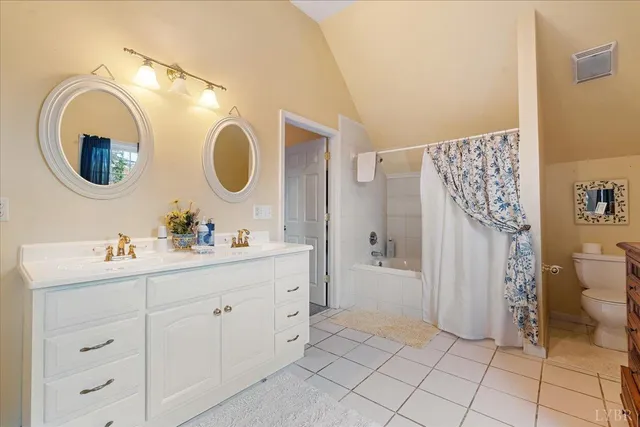 $1,100,000 | 1670-1694 Church Street, Appomattox, VA 24522