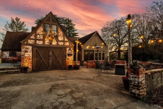 $1,100,000 | 1670-1694 Church Street, Appomattox, VA 24522