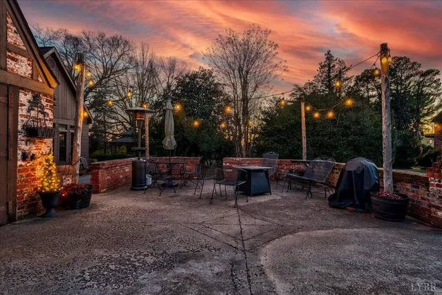 $1,100,000 | 1670-1694 Church Street, Appomattox, VA 24522