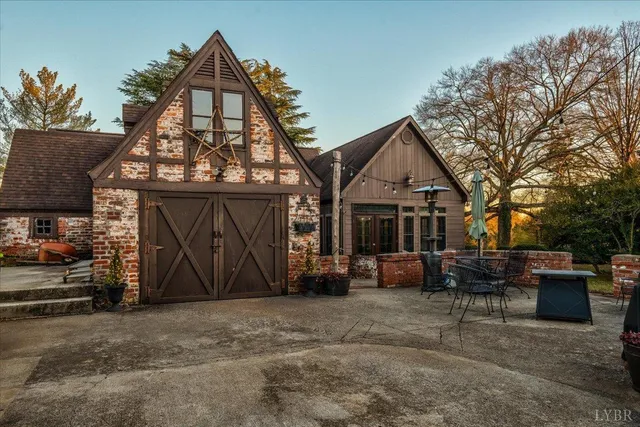 $1,100,000 | 1670-1694 Church Street, Appomattox, VA 24522