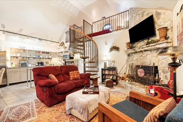 $1,100,000 | 1670-1694 Church Street, Appomattox, VA 24522