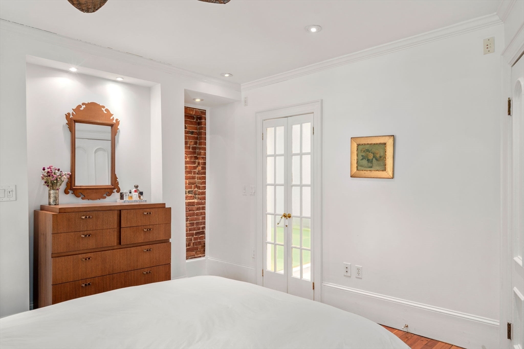 18 Worcester Square, Unit 2 Boston, MA 02118 - Photo 12 of 27