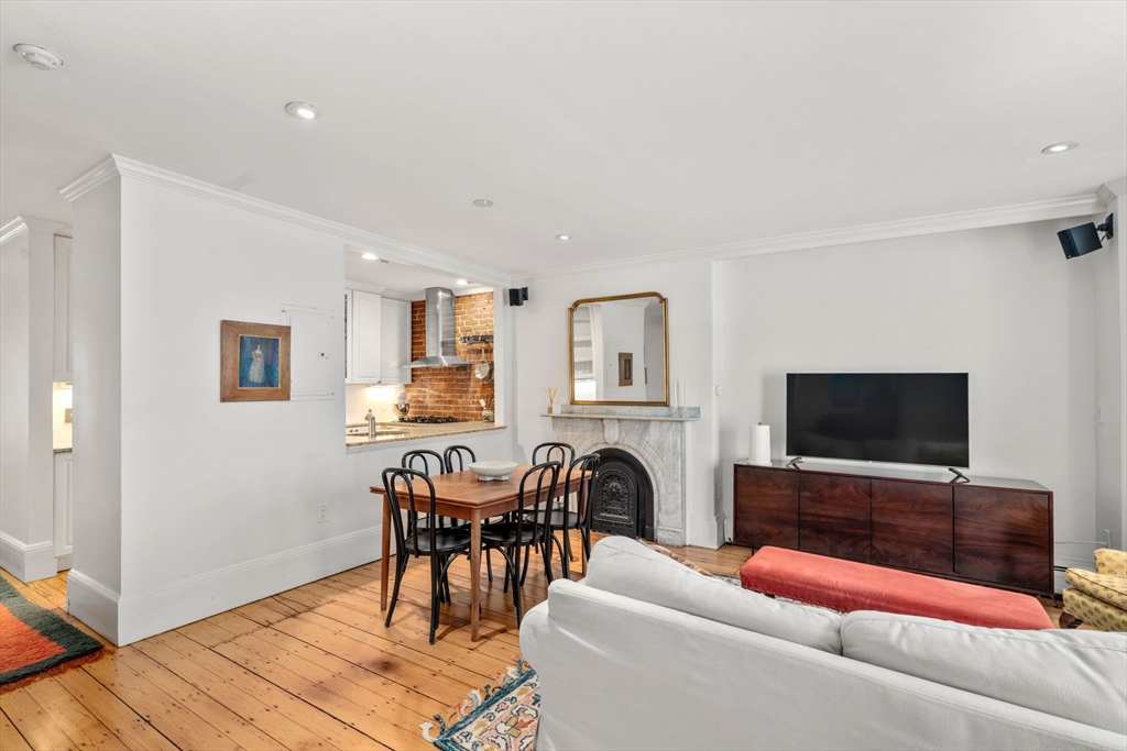 18 Worcester Square, Unit 2 Boston, MA 02118 - Photo 2 of 27