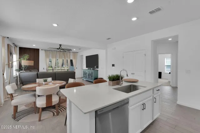 $318,000 | 9793 Lemon Grass Lane, Jacksonville, FL 32219