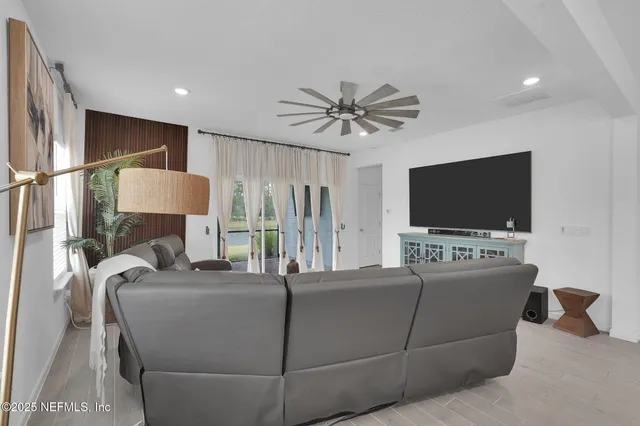 $318,000 | 9793 Lemon Grass Lane, Jacksonville, FL 32219