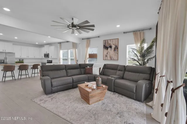 $318,000 | 9793 Lemon Grass Lane, Jacksonville, FL 32219