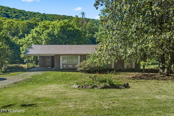 $334,900 | 369 Back Valley Road, Oliver Springs, TN 37840