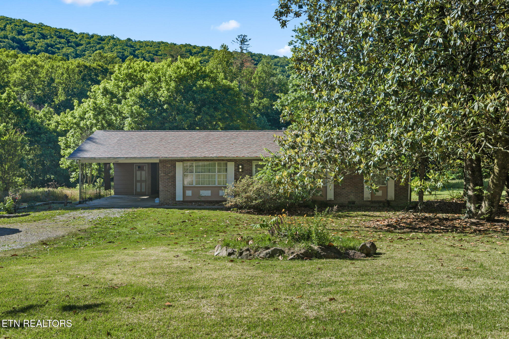 369 Back Valley Road Oliver Springs, TN 37840 - Photo 1 of 27 36-web-or-mls-369 Back Valley--73