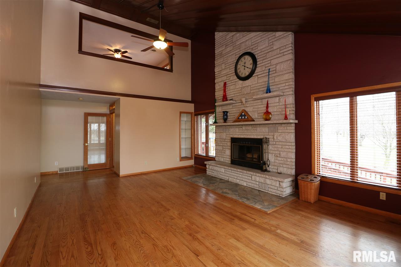 23753 North 200 E Road Long Point, IL 61333 - Photo 5 of 36