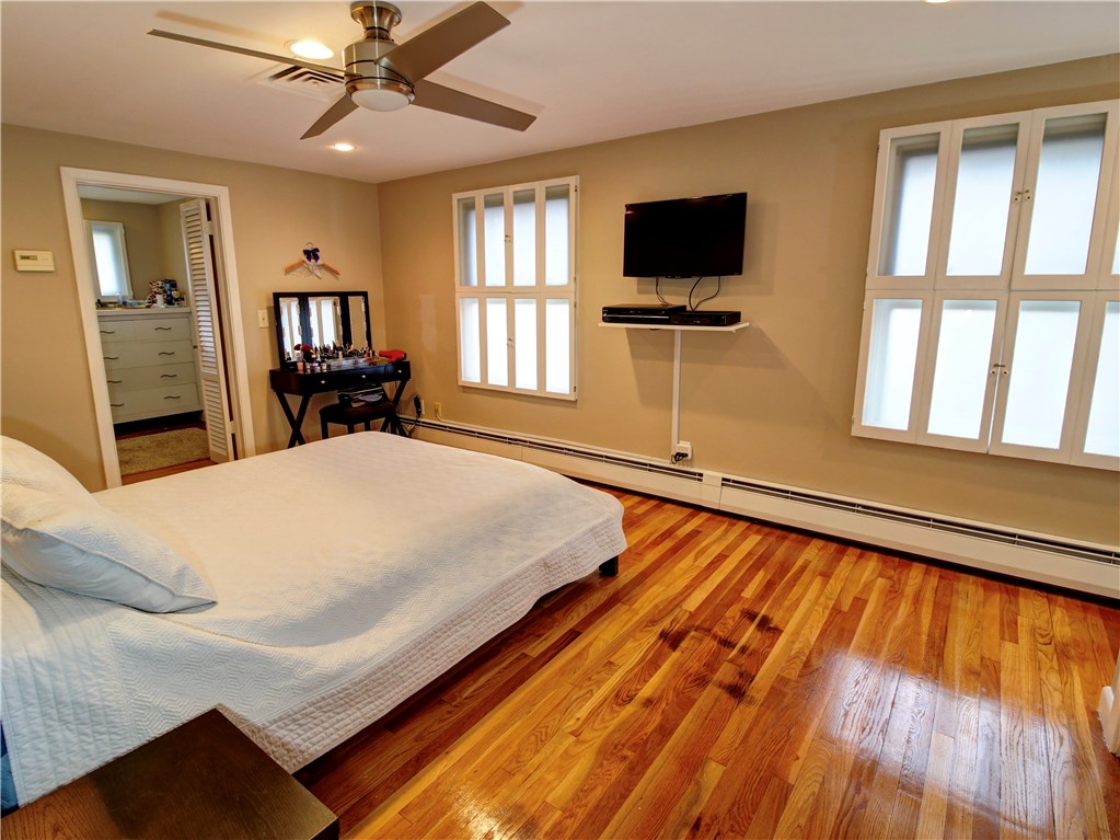 54 Bennington Road Cranston, RI 02920 - Photo 15 of 22