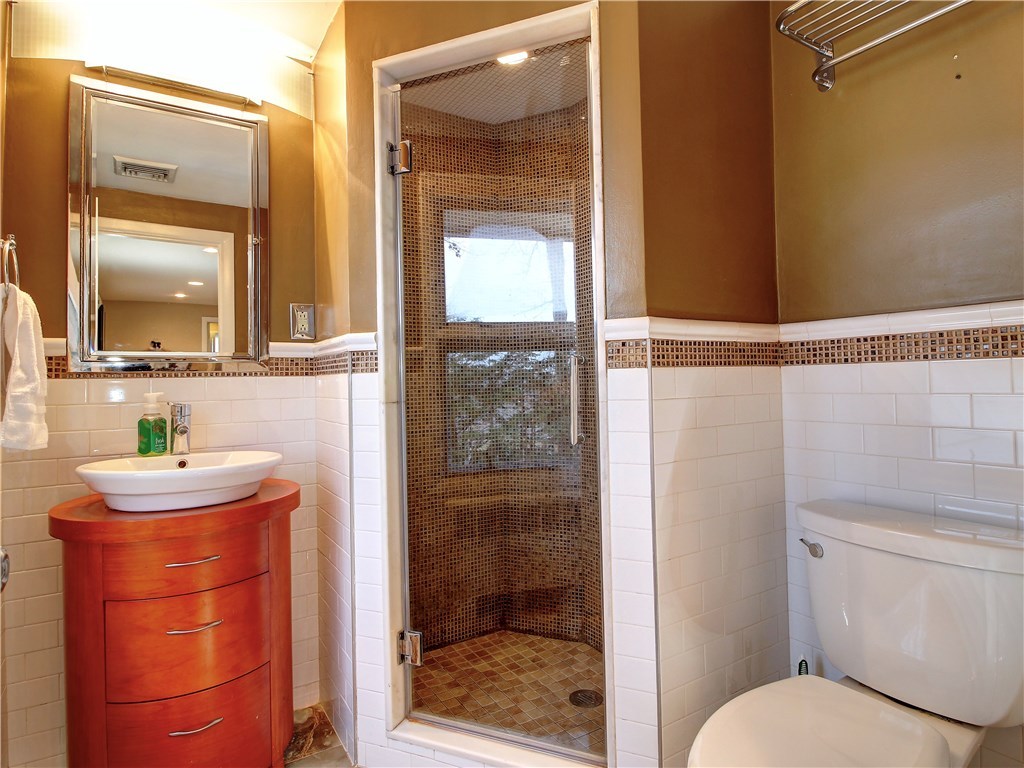 54 Bennington Road Cranston, RI 02920 - Photo 17 of 22