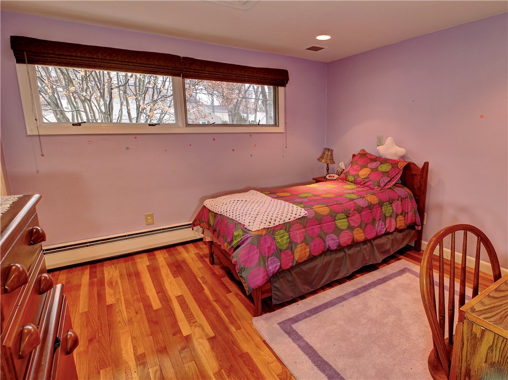54 Bennington Road Cranston, RI 02920 - Photo 20 of 22