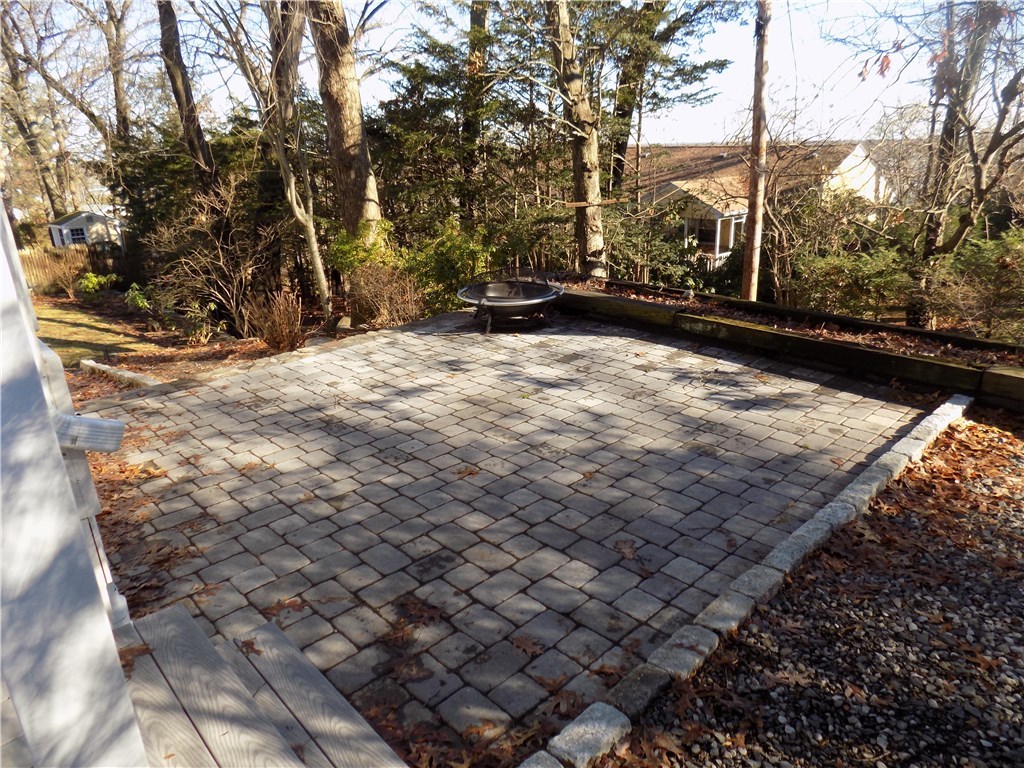 54 Bennington Road Cranston, RI 02920 - Photo 6 of 22