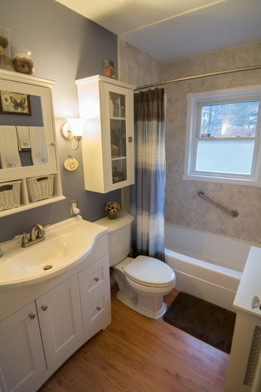 5 Farquhar Road Sturbridge, MA 01566 - Photo 12 of 27 a bathroom with a sink toilet and shower