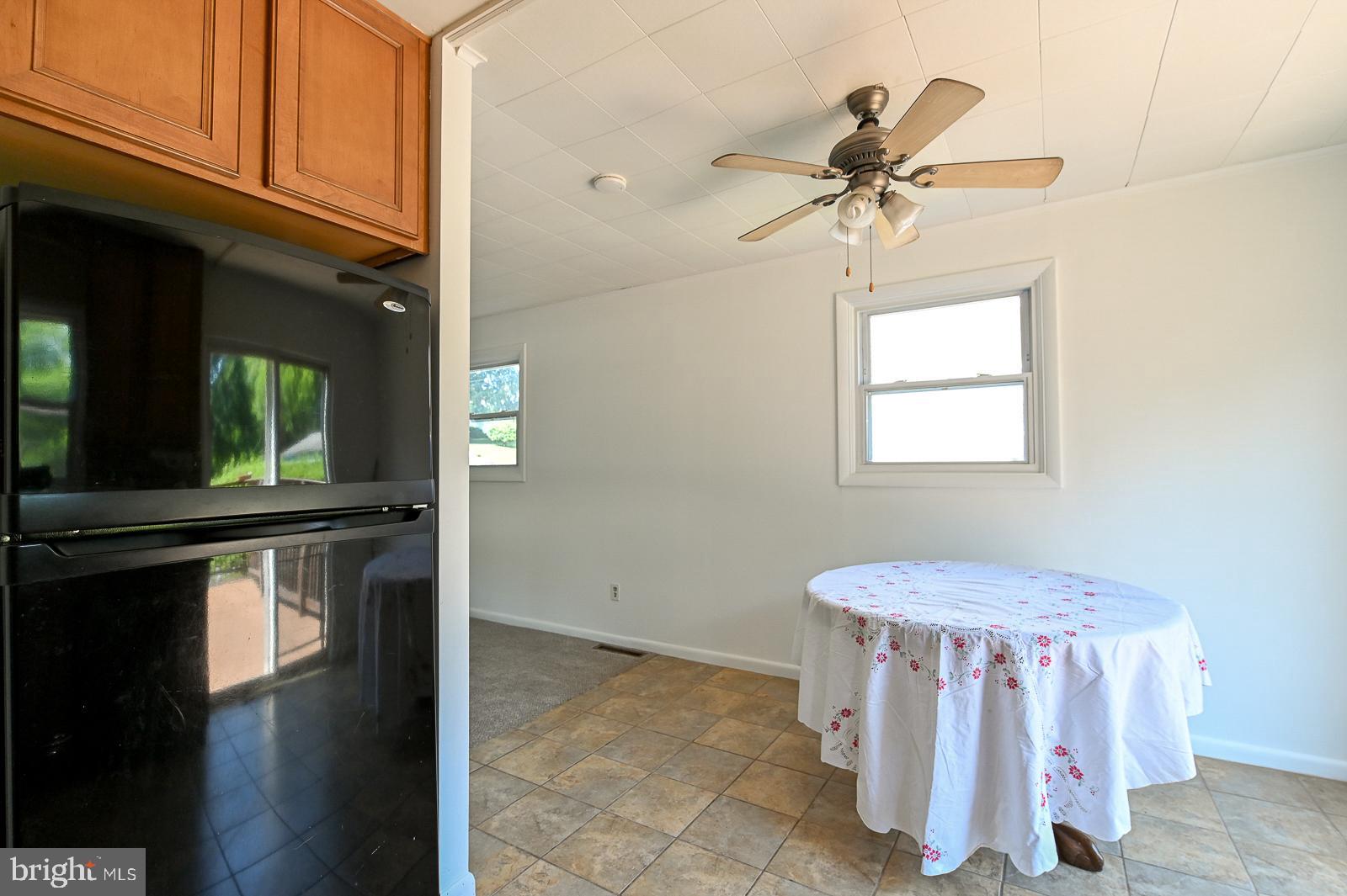 713 Valley Road Phoenixville, PA 19460 - Photo 19 of 36 Eat-in kitchen/dining area