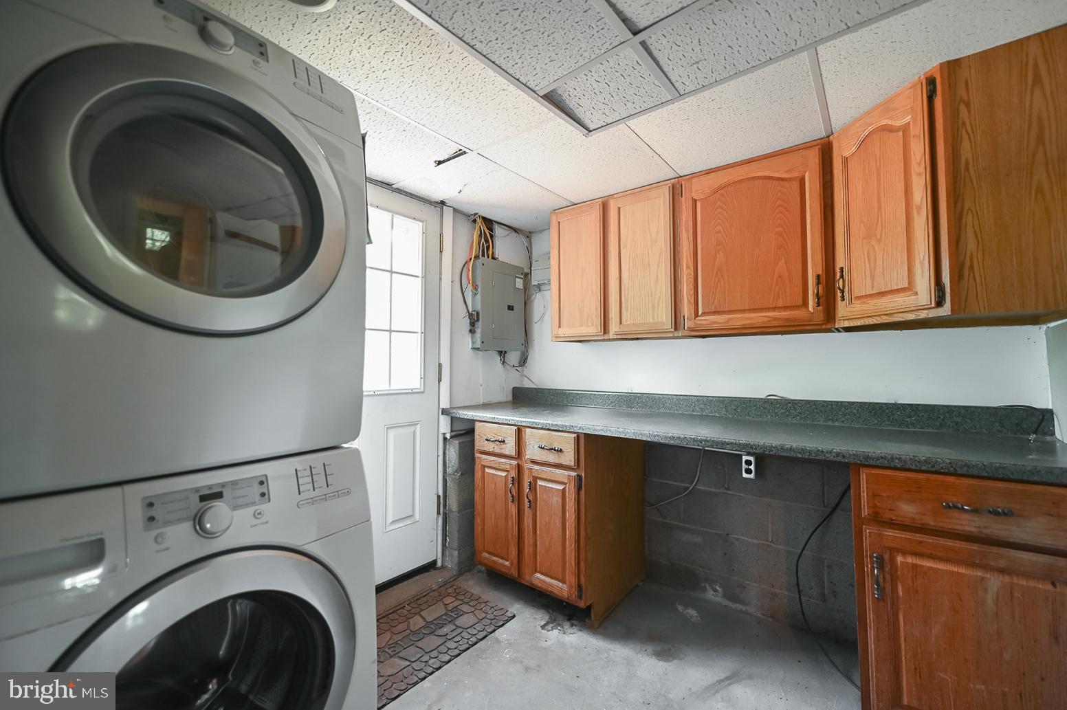713 Valley Road Phoenixville, PA 19460 - Photo 24 of 36 Laundry/mud rom with outside entrance