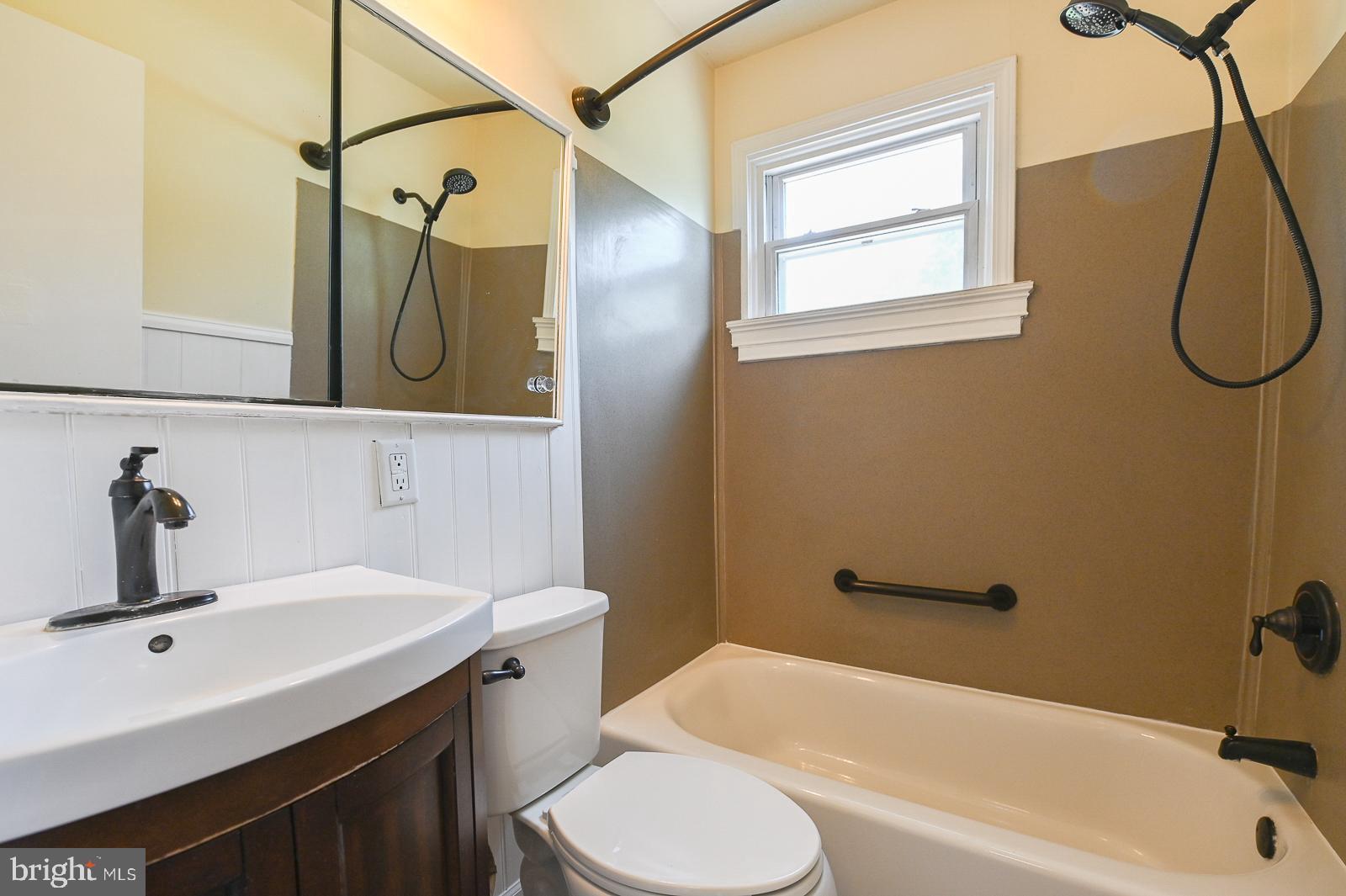 713 Valley Road Phoenixville, PA 19460 - Photo 36 of 36 Hall bath