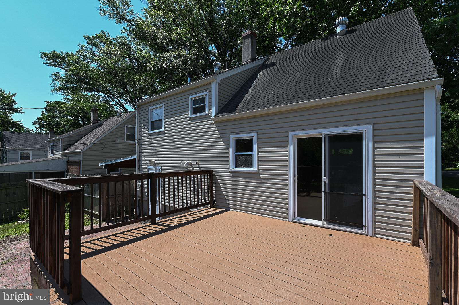 713 Valley Road Phoenixville, PA 19460 - Photo 8 of 36 Trex deck