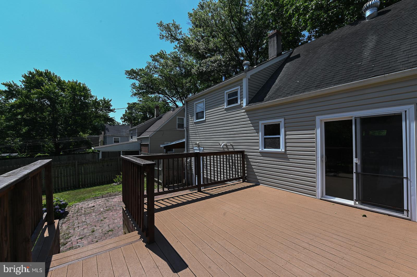 713 Valley Road Phoenixville, PA 19460 - Photo 9 of 36 Trex Deck